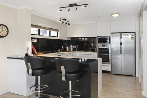 Photo of property in 4/2 Sixth Avenue, Tauranga, 3110