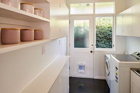 Photo of property in 27 Cheviot Road, Lowry Bay, Lower Hutt, 5013