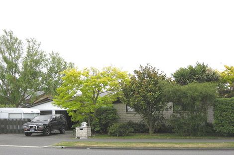Photo of property in 44 Queenspark Drive, Parklands, Christchurch, 8083