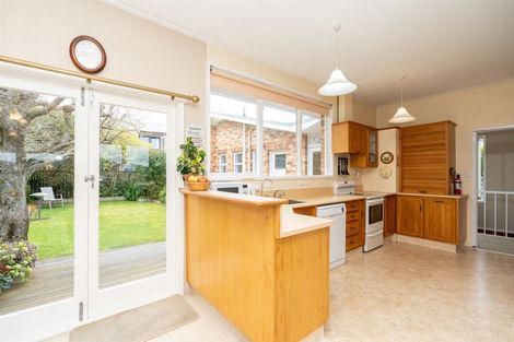 Photo of property in 135 Lake Crescent, Hamilton Lake, Hamilton, 3204