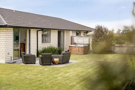 Photo of property in Waterview Estate, 8/4 Greystone Place, Omokoroa, 3114