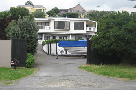 Photo of property in 15 Groves Road, Raumati Beach, Paraparaumu, 5032