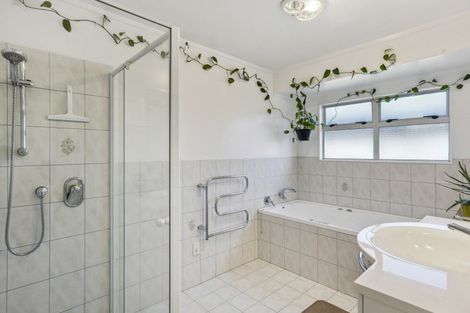 Photo of property in 111 Milne Drive, Paraparaumu, 5032