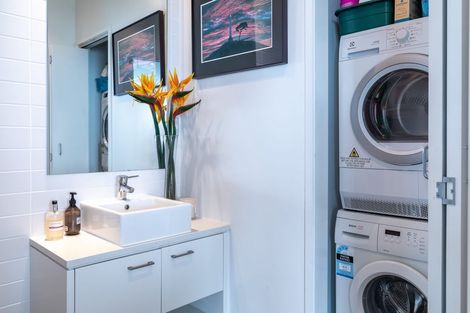 Photo of property in Sentinel Apartments, 1402/3 Northcroft Street, Takapuna, Auckland, 0622