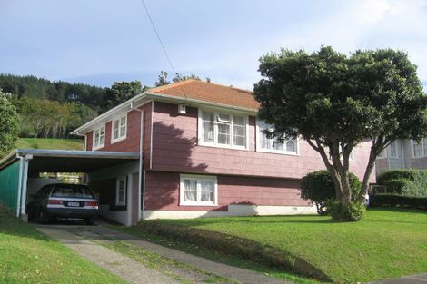 Photo of property in 17 Franklyn Road, Tawa, Wellington, 5028