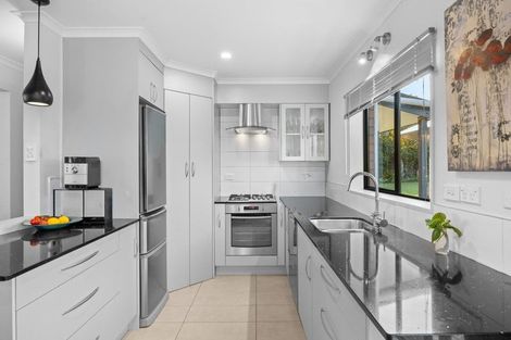 Photo of property in 13 Glucina Avenue, West Harbour, Auckland, 0618