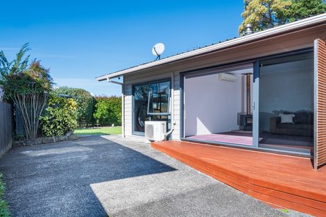 Photo of property in 21 Hepburn Road, Glendene, Auckland, 0602