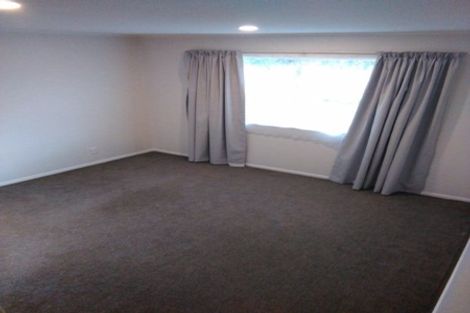 Photo of property in 1/41 Ellice Road, Totara Vale, Auckland, 0629