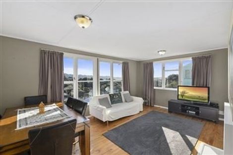 Photo of property in 27 Durham Street, Cannons Creek, Porirua, 5024