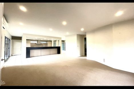 Photo of property in 10 Rangi Avenue, Schnapper Rock, Auckland, 0632