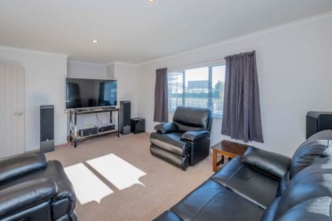 Photo of property in 4 Barry Curtis Place, Levin, 5510