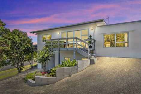 Photo of property in 39 Raumati Crescent, Onerahi, Whangarei, 0110