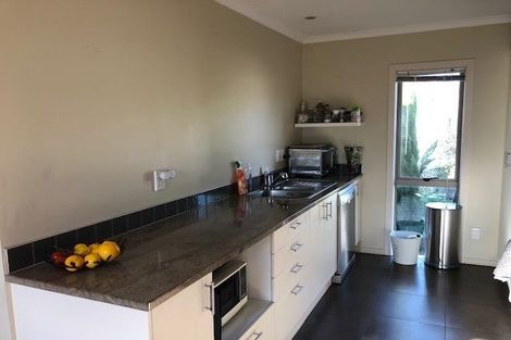 Photo of property in 11 Fifeshire Street, Belmont, Auckland, 0622