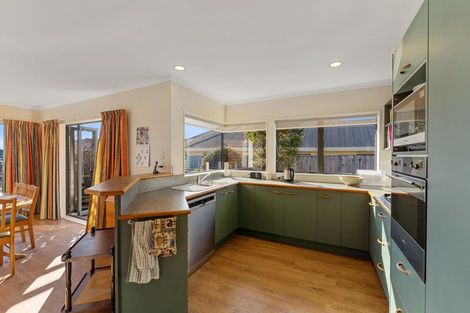 Photo of property in 117 Realm Drive, Paraparaumu, 5032