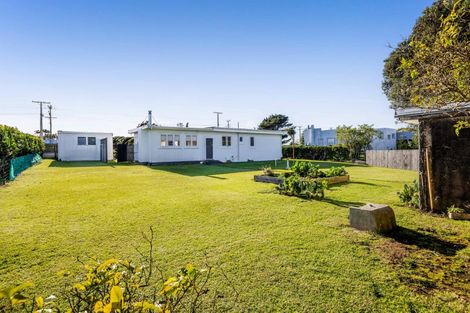 Photo of property in 62 Gisborne Terrace, Opunake, 4616