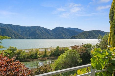 Photo of property in 16 Old Coach Road, Havelock, 7100