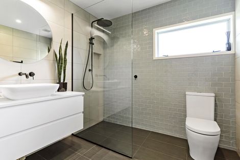 Photo of property in 2/16 Castleton Drive, Howick, Auckland, 2014