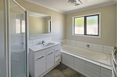 Photo of property in 9a George Street, Stokes Valley, Lower Hutt, 5019