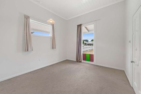 Photo of property in 24 Alma Road, Gonville, Whanganui, 4501