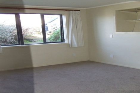 Photo of property in 72 Maupuia Road, Maupuia, Wellington, 6022