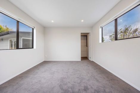 Photo of property in 3b Nor'east Drive, Northcross, Auckland, 0632