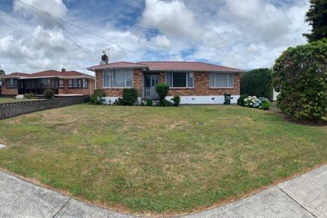 Photo of property in 25 Fernaig Street, Papakura, 2110
