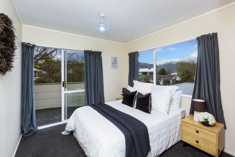 Photo of property in 1 Deller Grove, Silverstream, Upper Hutt, 5019