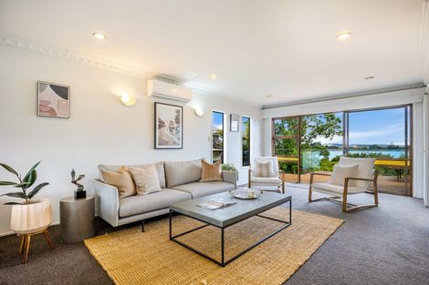 Photo of property in 27 Ferry Parade, Herald Island, Auckland, 0618
