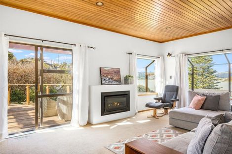 Photo of property in 77 Paremata Road, Paremata, Porirua, 5024