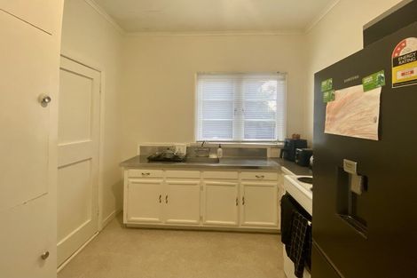 Photo of property in 1/227 Onewa Road, Birkenhead, Auckland, 0626