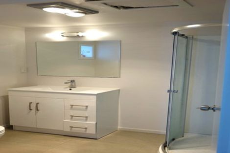 Photo of property in 43 Compton Street, Hillcrest, Auckland, 0627