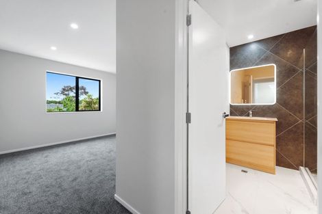 Photo of property in 28c Studfall Street, Pakuranga Heights, Auckland, 2010