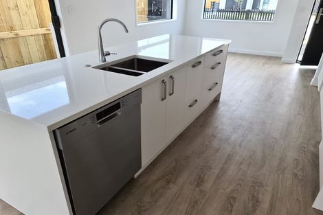 Photo of property in 11 Hinaki Street, Poike, Tauranga, 3112