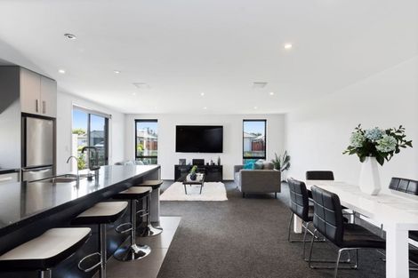 Photo of property in 17 Butterworth Crescent, Papamoa Beach, Papamoa, 3118