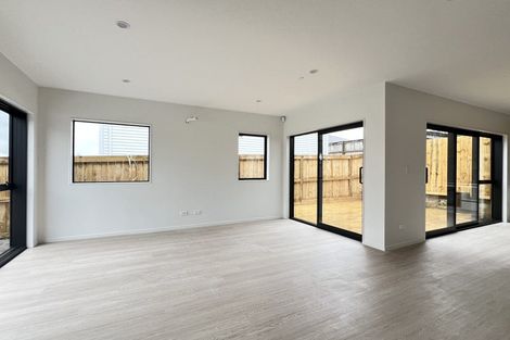 Photo of property in 105a Bond Crescent, Forrest Hill, Auckland, 0620