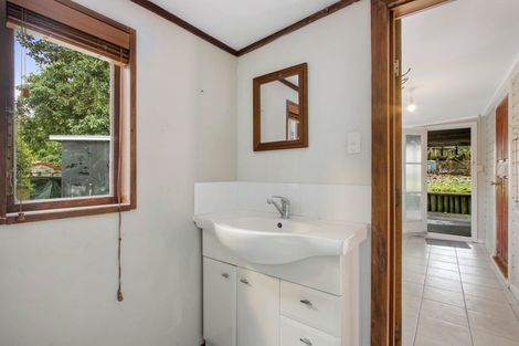 Photo of property in 18 Omokoroa Road, Omokoroa, 3114