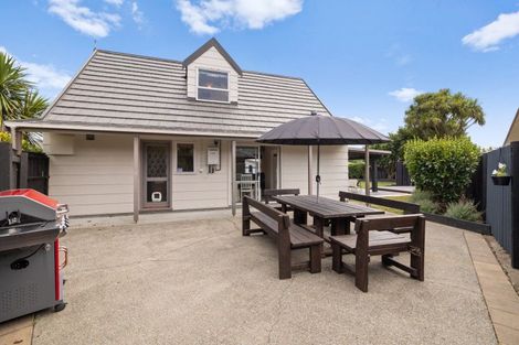 Photo of property in 10 Humphries Place, Awapuni, Palmerston North, 4412
