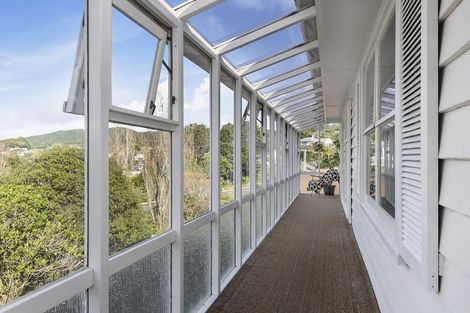 Photo of property in 15a Romney Square, Tawa, Wellington, 5028