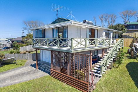 Photo of property in 11 Brampton Road, Snells Beach, 0920