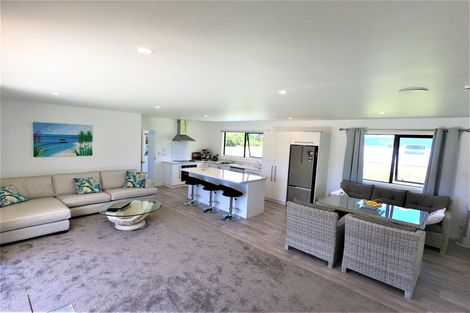 Photo of property in 9 Meenas Place, Cable Bay, 0420