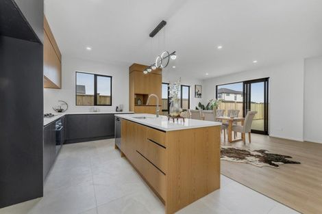 Photo of property in 35 Kaitiaki Drive, Clarks Beach, 2122