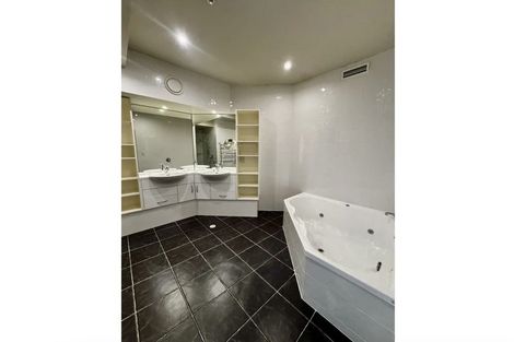 Photo of property in 24c Grafton Road, Roseneath, Wellington, 6011