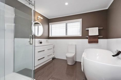 Photo of property in 1/60 Penzance Road, Mairangi Bay, Auckland, 0630