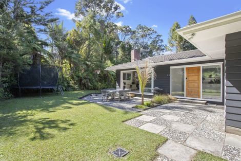 Photo of property in 35 Takahe Road, Titirangi, Auckland, 0604
