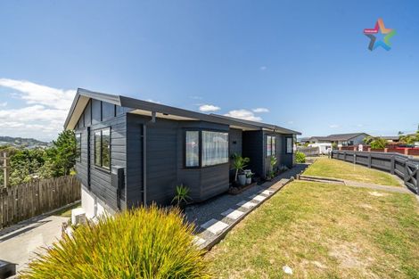 Photo of property in 20 Jasmine Grove, Maungaraki, Lower Hutt, 5010