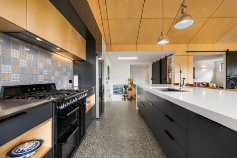 Photo of property in 37 Pendeen Crescent, Jacks Point, Queenstown, 9371