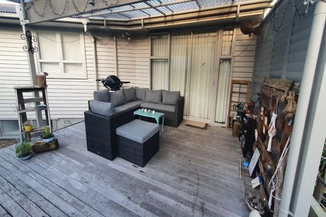 Photo of property in 32 Sycamore Drive, Sunnynook, Auckland, 0620