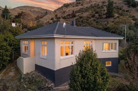 Photo of property in 34 Branxholm Street, Roxburgh, 9500