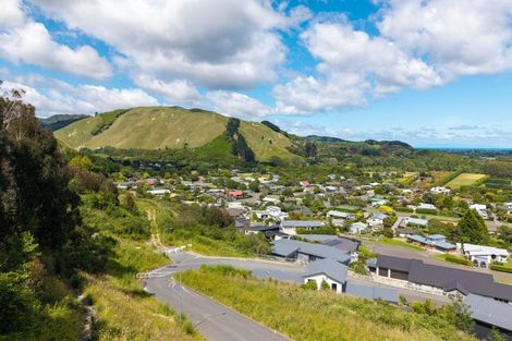 Photo of property in 108 Kakariki Grove, Waikanae, 5036