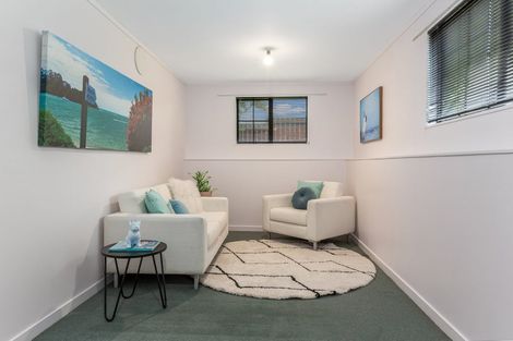 Photo of property in 2 James Cook Drive, Whitby, Porirua, 5024
